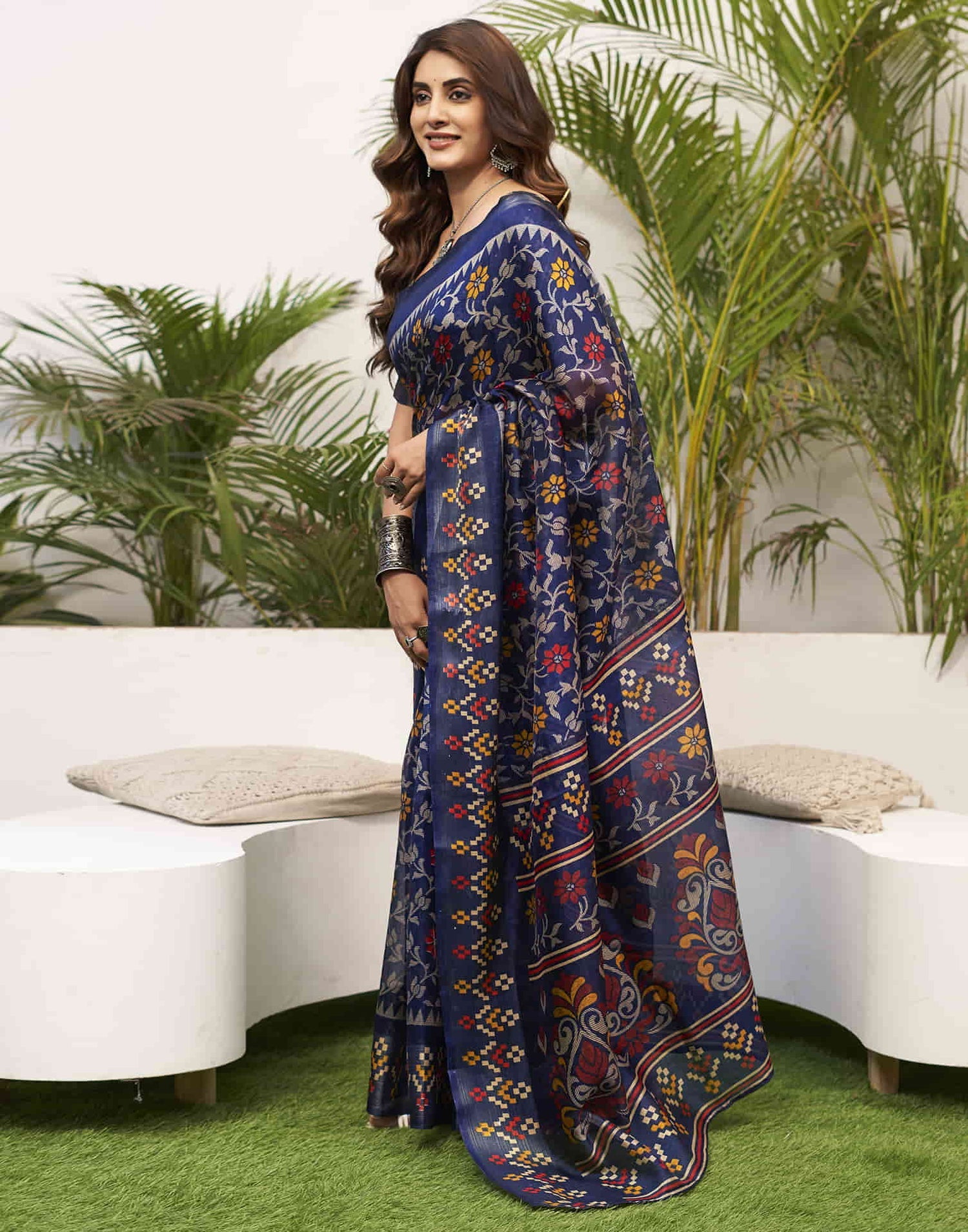 Sophisticated Navy Blue Handloom Cotton Saree